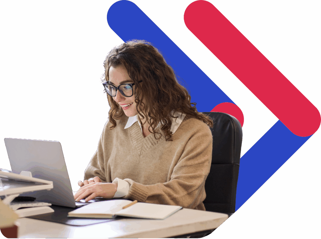 ragazza al computer logo pecorganizer software gestionale pec